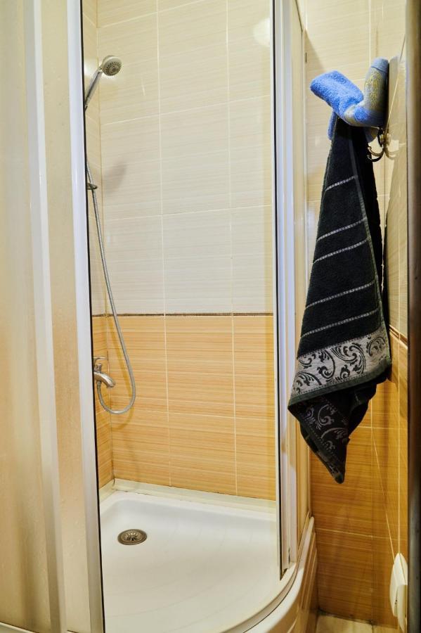 Троицкая Люккс Апартамены Посуточно Почасово Apartment Sumy Exterior photo